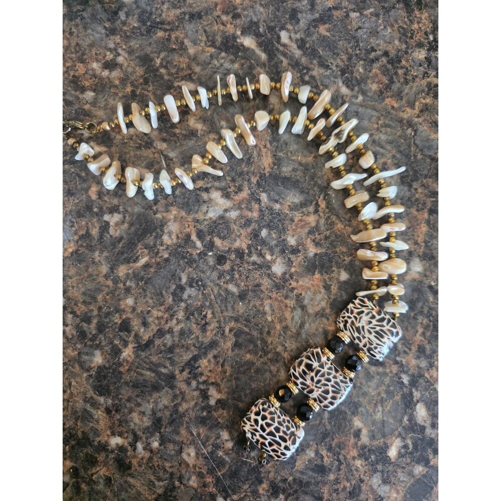 Beaded Necklace Shell Chip Ivory with Gold Tone Beads Charm Pendant Lobster